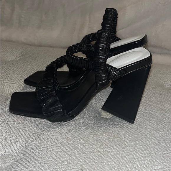 Black thick heel wedges - Picture 2 of 6